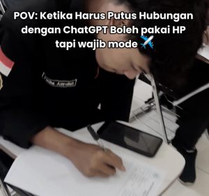 Ujian Semesteran Boleh Pegang HP, Tapi Flight Mode