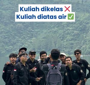 Kuliah di Atas Air: Belajar Bisnis dan Etika Lingkungan di Telaga Menjer